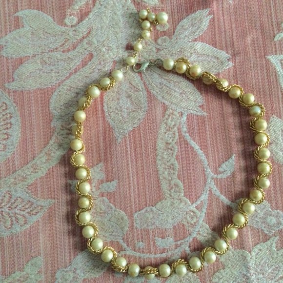 Beautiful beads and gold tone chain necklace 16-18" women's - Picture 2 of 9
